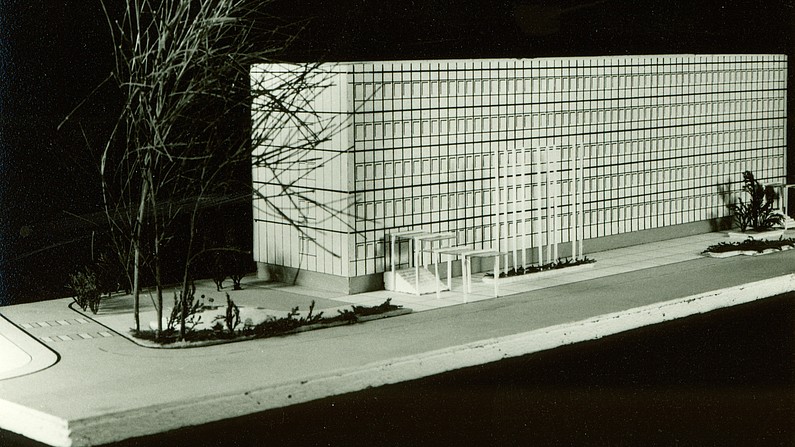 Architekturmodell des ehemaligen Hochschulgebäudes Haus ZIII