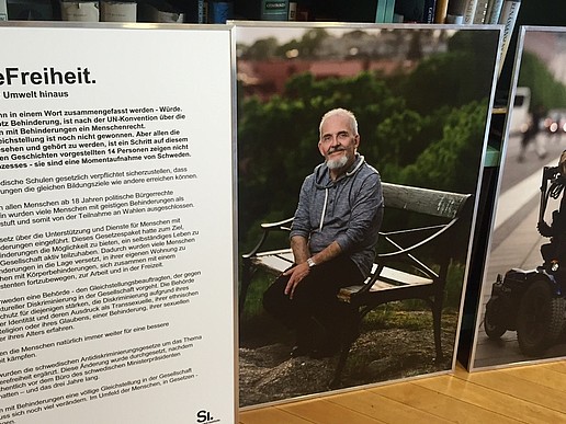 Aktuell gastiert die Ausstellung „BarriereFreiheit“ des Schwedischen Institutes in der Hochschulbibliothek
