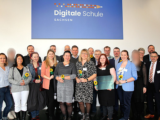 Gruppenbild mit Teilnehmenden der Digitale Schule Sachsen-Veranstaltung