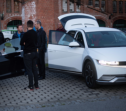 E-cars and people