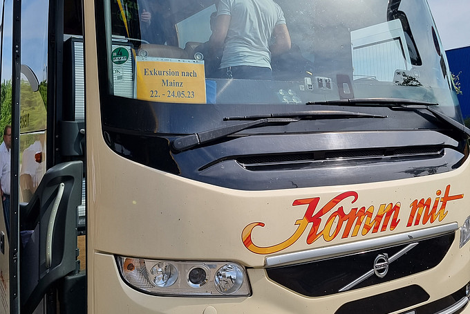 Come on the bus