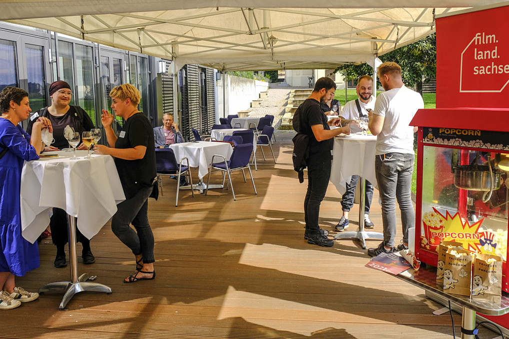 Foyer der Villa Ida mit Popcorn-Maschine im Vordergrund