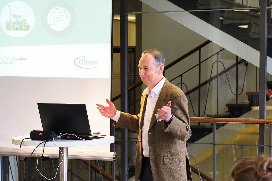 Dr. Germar Schneider, Senior Manager Factory Integration bei Infineon Technologies Dresden GmbH, bei seiner Keynote