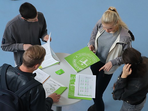Everything you need for the come-in weeks - campus plans, timetable and math exercises - is in the folders