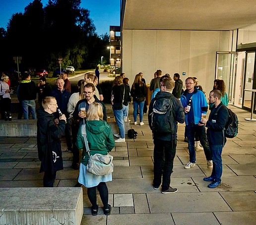 Students, alumni and employees at the get-together
