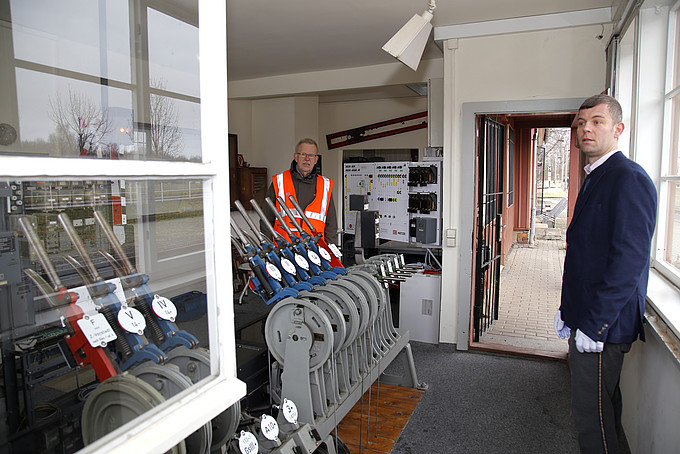 Volker Brade and Patrick Hornung in the Zittau Süd signal box.