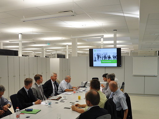 Members of the VDE Bezirksverein Dresden e.V. accepted the invitation of the Dean of the Faculty of EI to the HSZG