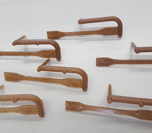 Test rods after injection molding (with pressure)