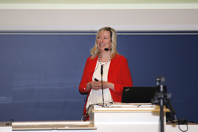The Vice-Rector opens the Teaching Day 2023 in the large lecture hall.