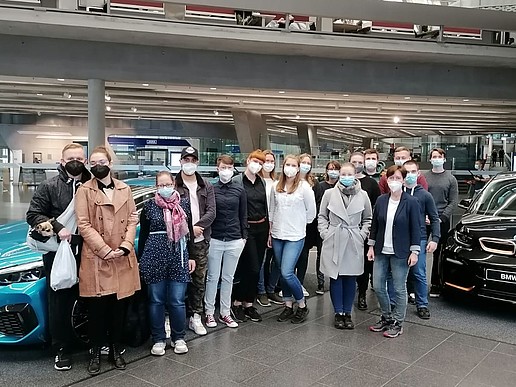 Gruppenbild im BMW Werk